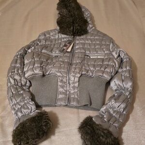 Stylish Gray Women's Utility Jacket with Faux Fur